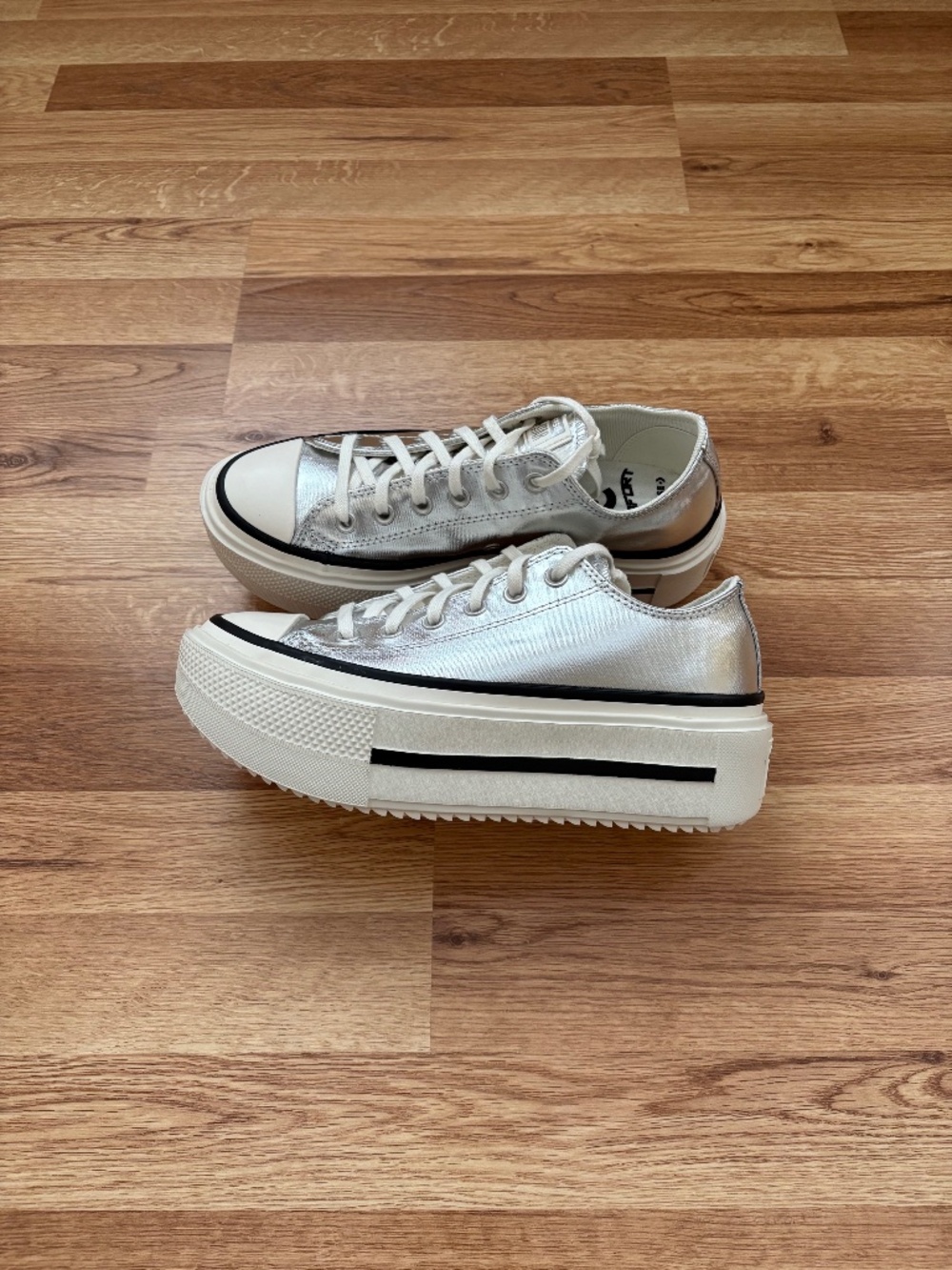 NWOT Converse Chuck Taylor All Star Lift Double Stack Platform Metallic Sneakers